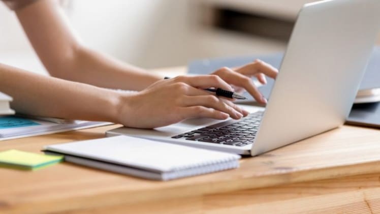 The Benefits of Online Business Courses: A Comprehensive Review