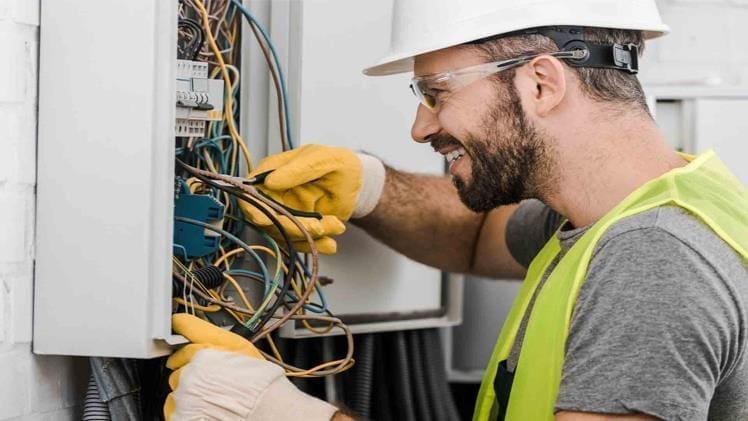 Choosing The Right Electrician For Your Project: Tips For Quality Work