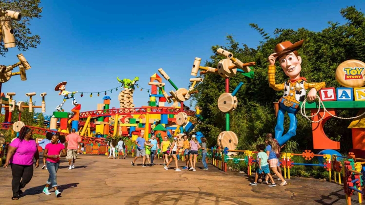 The Magic of Disney: A Behind-the-Scenes Look at Disney’s Hollywood Studios