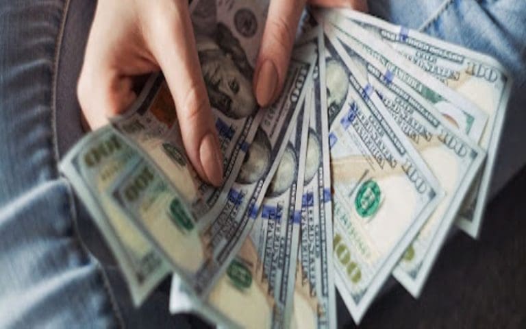 How to Safeguard Your Cash Using Locking Money Bags